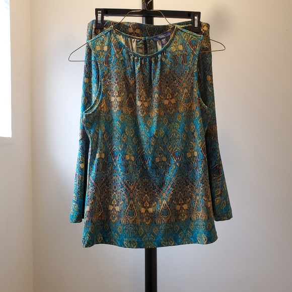 Two piece outfit - Picture 2 of 4